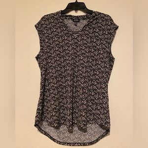 Jones New York Zigzag Patterned Blouse Size L